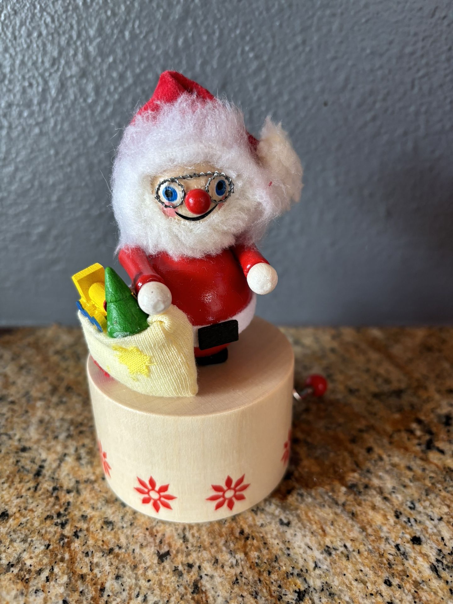 Christmas Collectible Steinbach Germany Music Box Grinder Santa plays Silent Night