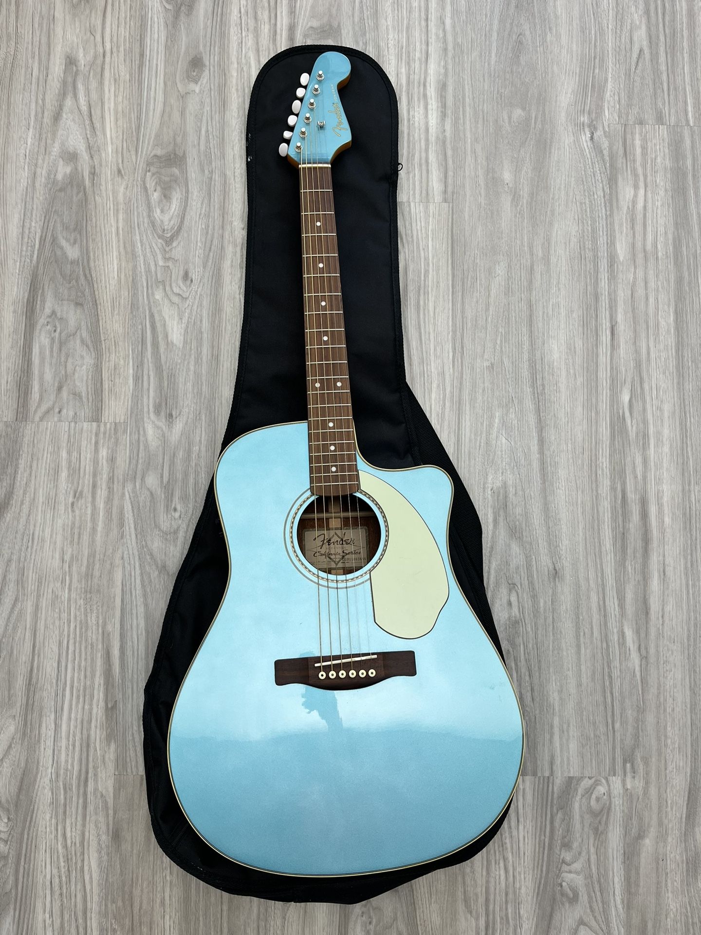 Fender Sonoran SCE Acoustic Electric Guitar California Series.