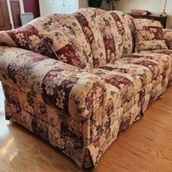 BASSETT FLORAL COUCH