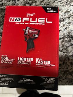 Milwaukee M12 FUEL 3/8" Stubby Impact Wrench