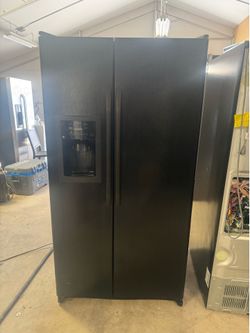 GE REFRIGERATOR