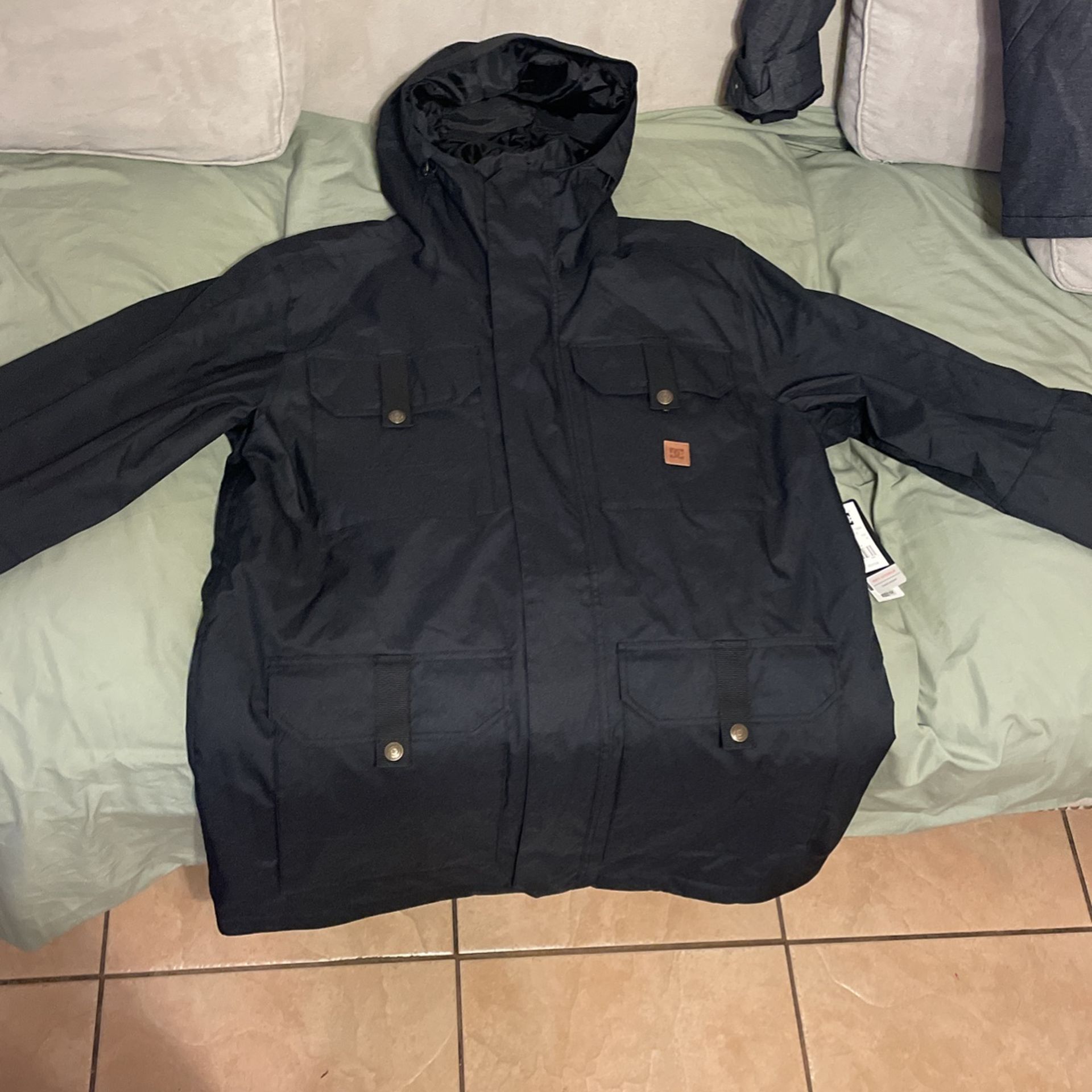 Black DC snow Jacket XL