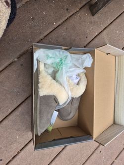 Bear paw slippers