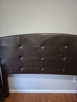Queen Size Bedroom Set 4pc