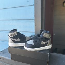 Jordan 1 Grey/Black/White (Size 3c)