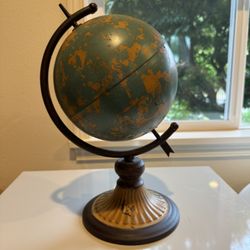 Earth Rotating Globe