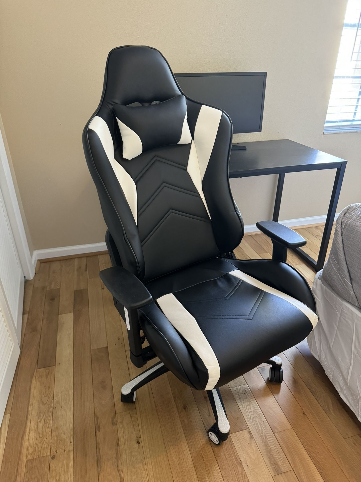 Gaming chair