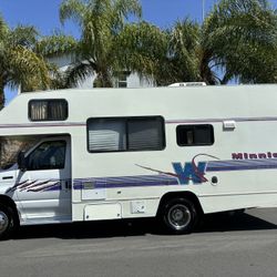 1997 winnebago, mini Winnie 21ft Class c Only 20k Miles 