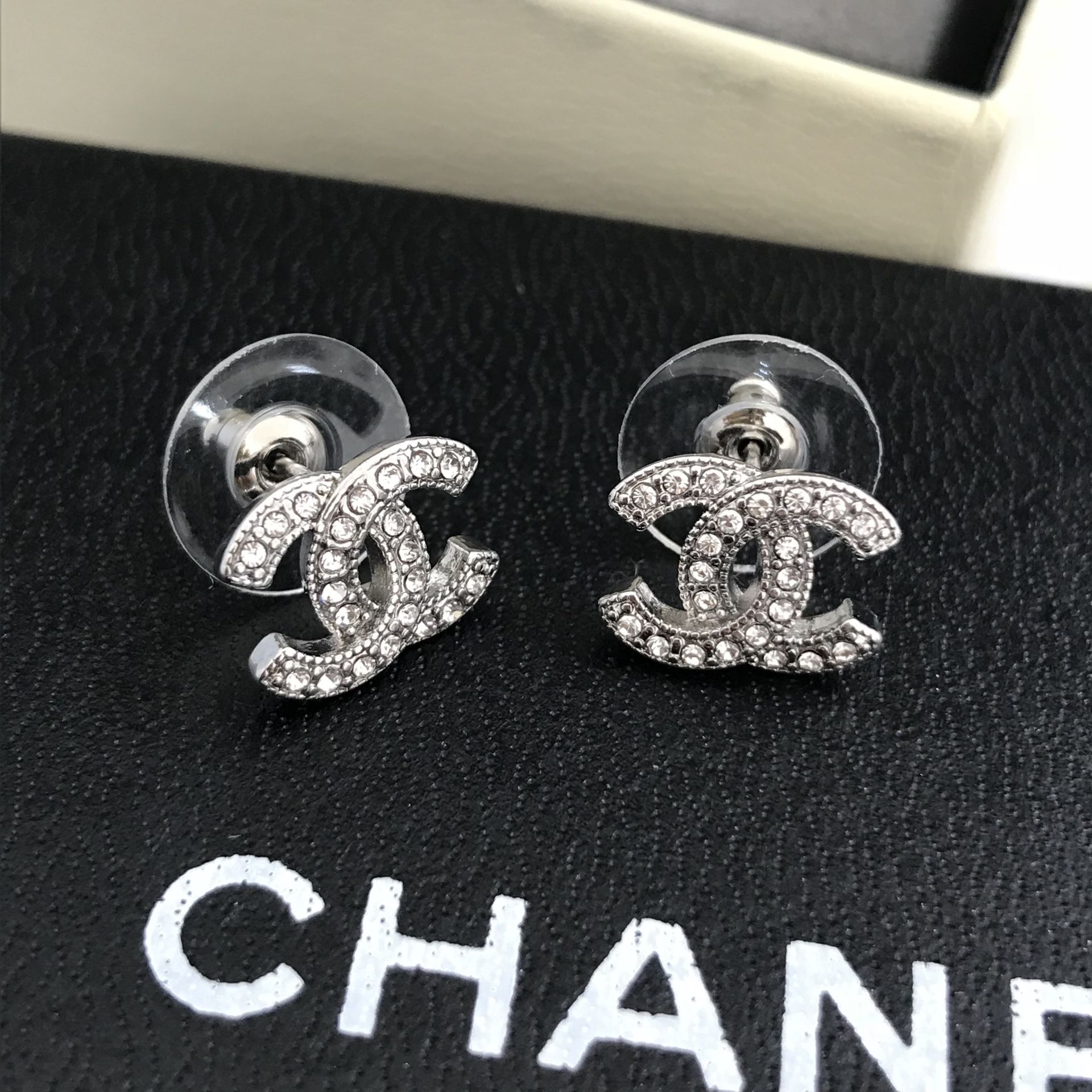 Chanel Earrings CC Diamond Women's Earrings for Sale in Long Beach, CA -  OfferUp