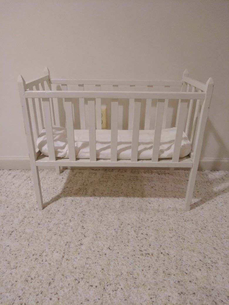 Vintage Doll Crib