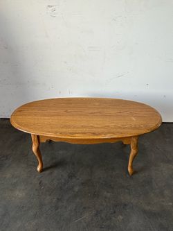Oval Oak Coffee Table with Queen Anne Legs