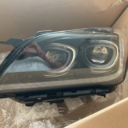 2017-2020 Hyundai Genesis G80 Left Headlight