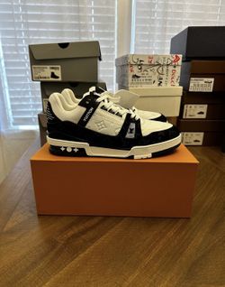 LV White/Black Sneaker