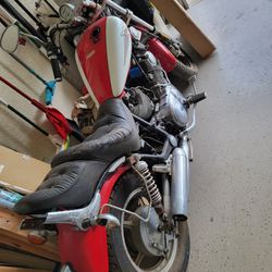 Yamaha Motorcycle $600