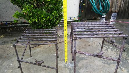 Really nice matching set plant holders $25