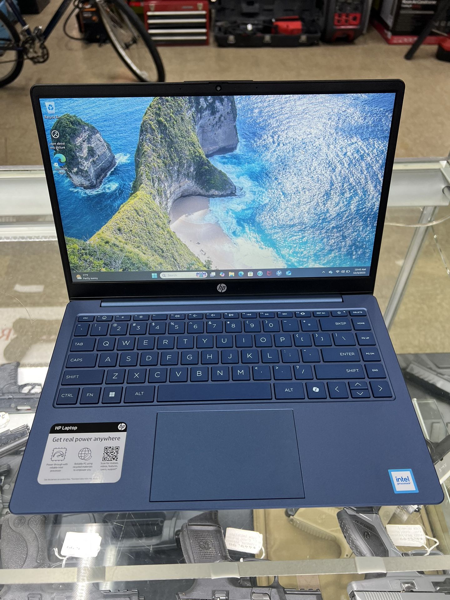 HP 14-ep2012wm Laptop - 4 / 120GB / W11