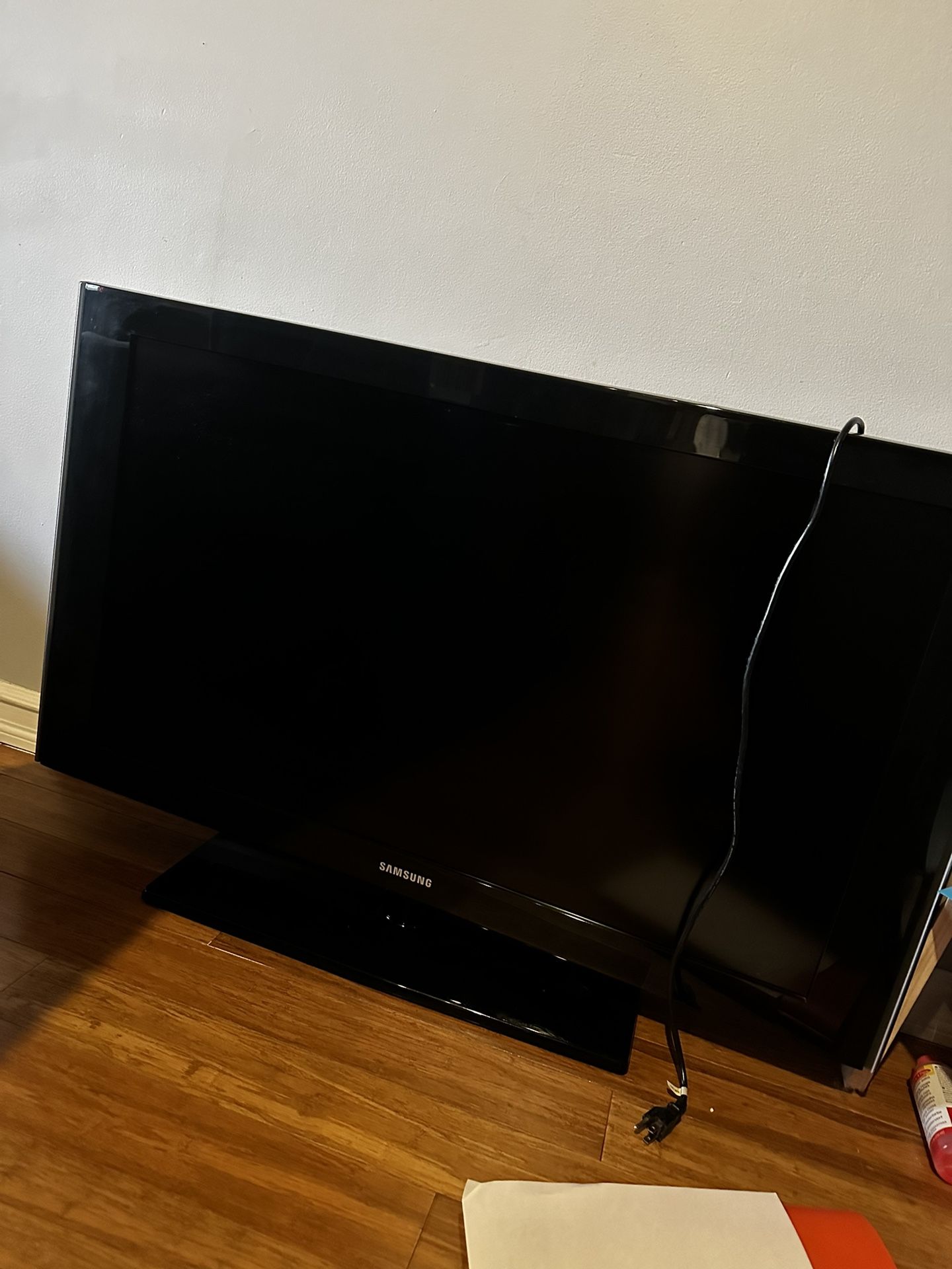 Samsung 40” LCD Smart TV