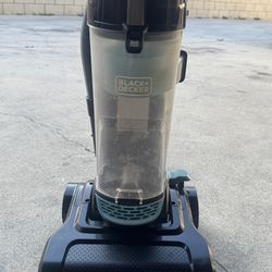 Aspiradora BLACK+DECKER Upright - ¡Excelente Succión y Lista para Usar!