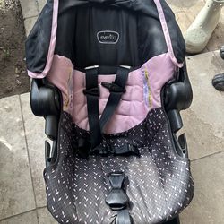 Evenflo baby car seat