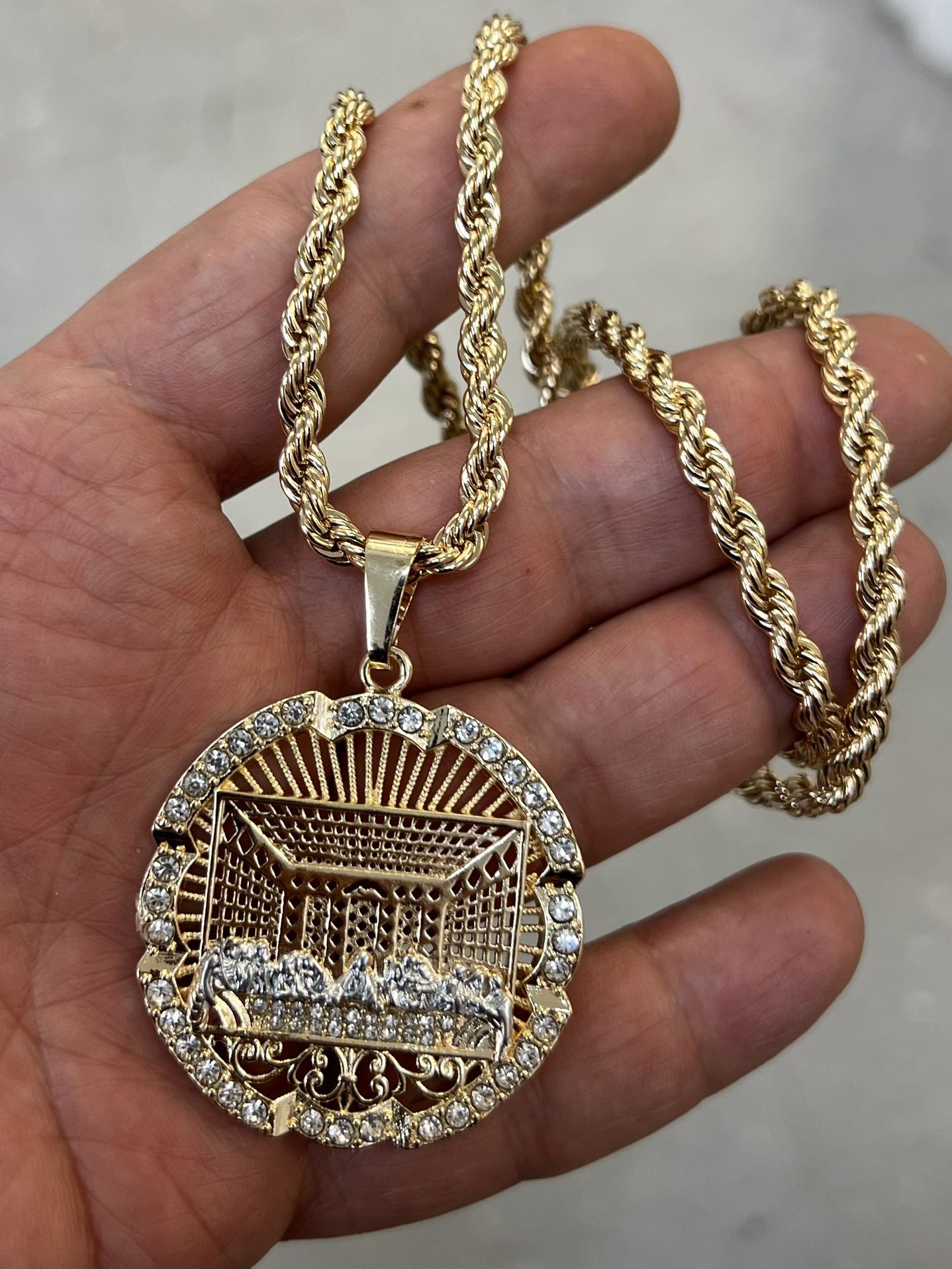 14k premium gold plated last supper pendant and Rope necklace ✅✅