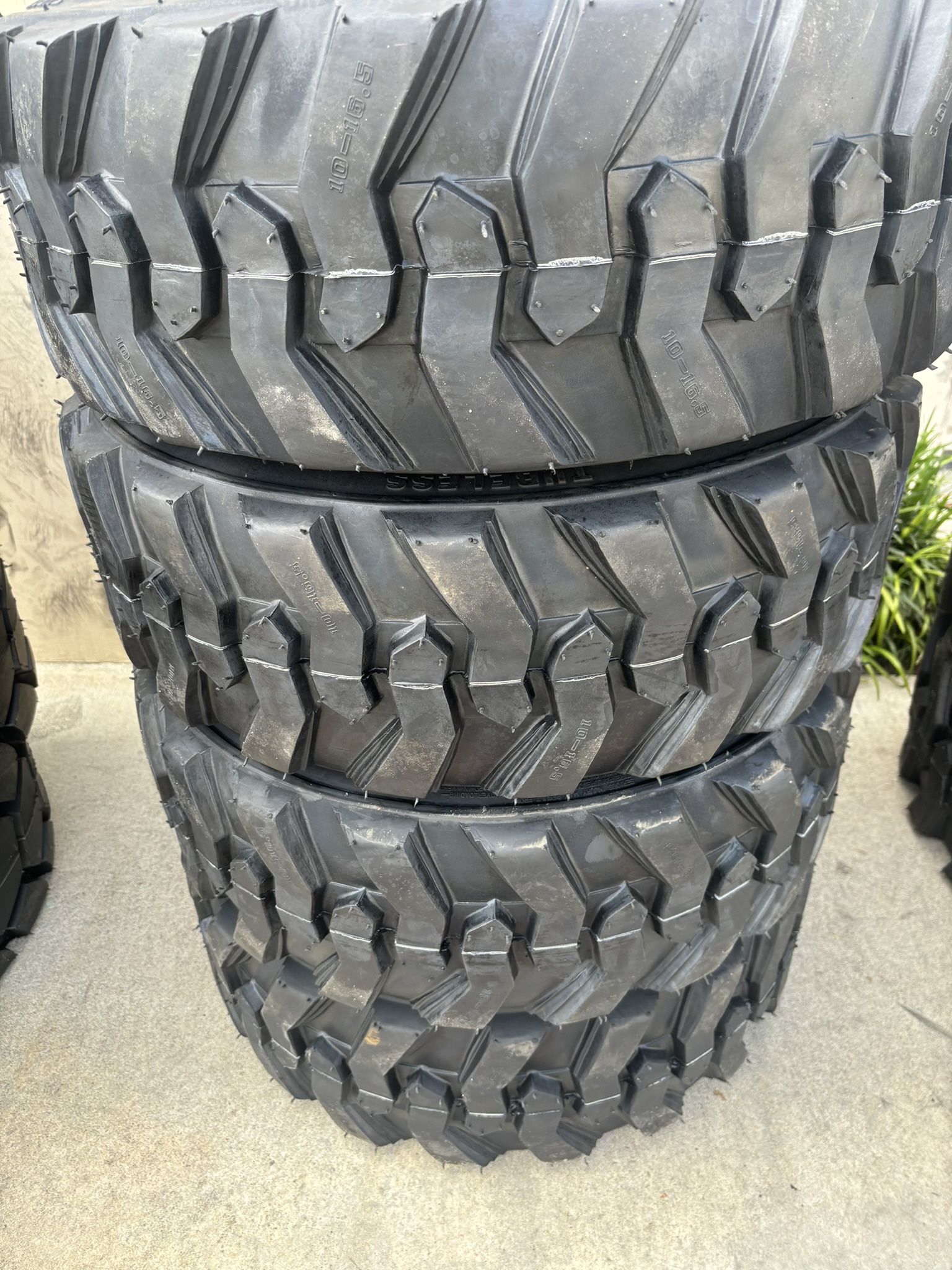 Set Of 4 Bobcat Tire Duromax 10x16.5 $500 