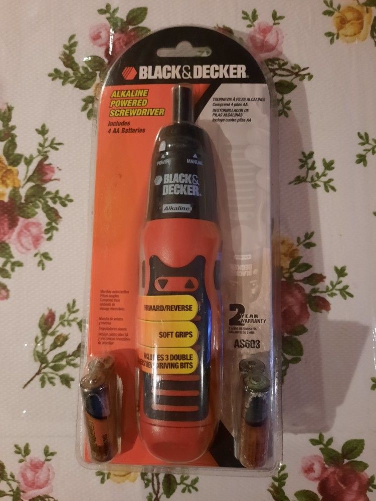 BRAND NEW/ SEALED.
Black & Decker Electric Screwdriver & Bits.
Needs Batteries - (Batteries Leaked in Package but does not Affect Item. See Pics)
