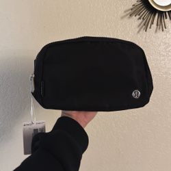 lululemon belt bag 