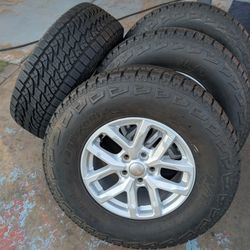 New 17s Stock Wheels & Tires Of 2025 Jeep Gladiator 