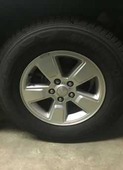 Best tire en visalia ca, le ofrese todo tipo de llantas para trailas carros, areglamos rines que se echucan o se quebran, te ofrecemos financeo fasil!