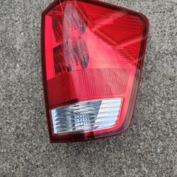 Nissan Titan 2004-15 Tailight RH Passenger Side