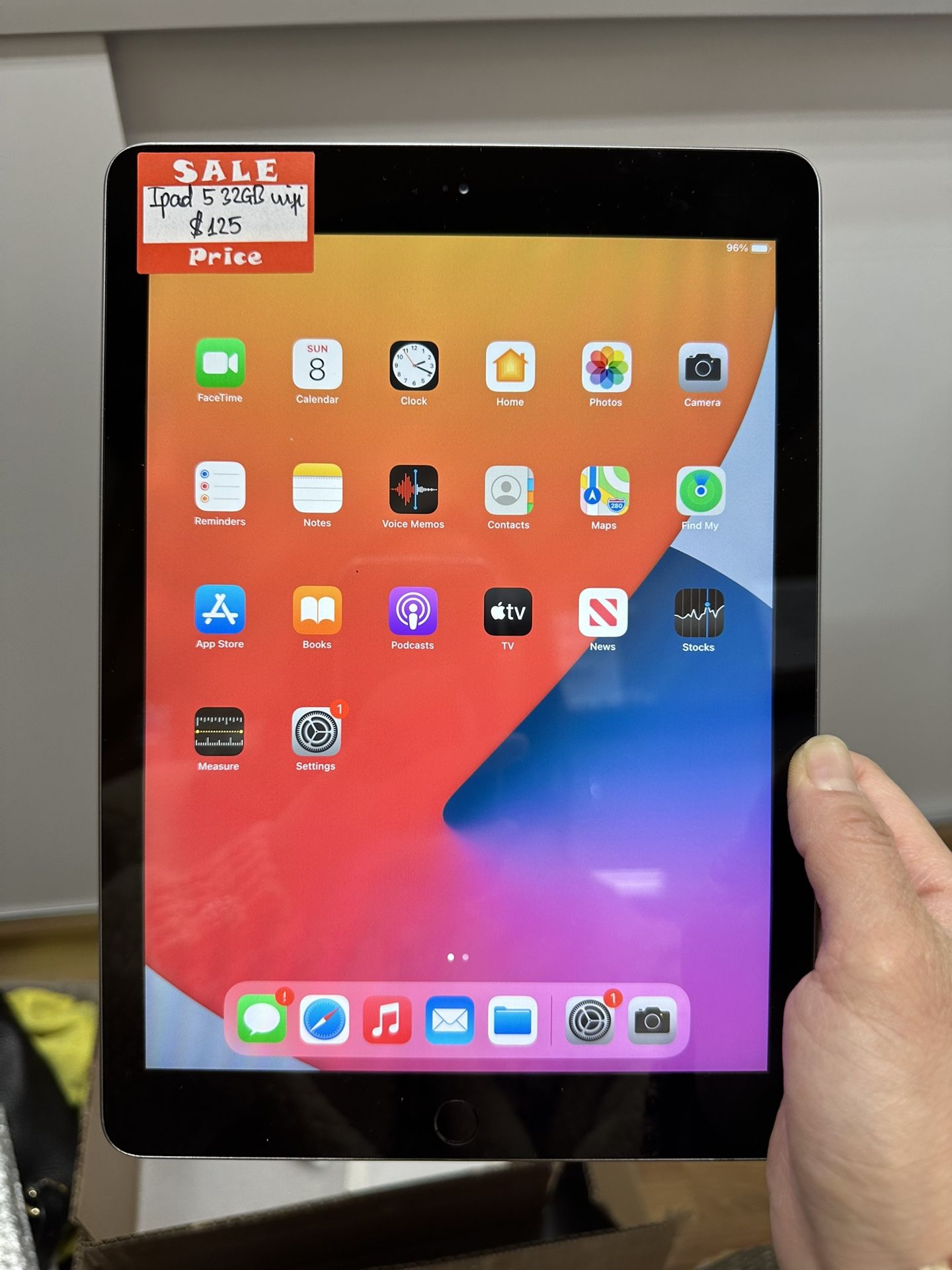 Ipad 5th gen 9.7 inch 32gb wifi