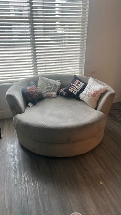 Swivel couch