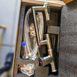 Lefton Faucets BF2204. 2x