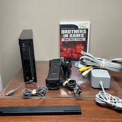 (Black)Nintendo Wii model RVL-001 Video Game Console w/ 1 Remote/Nunchuck & Cables & 1 Video Game