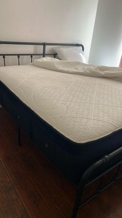 Cal King Bed On Great Condition