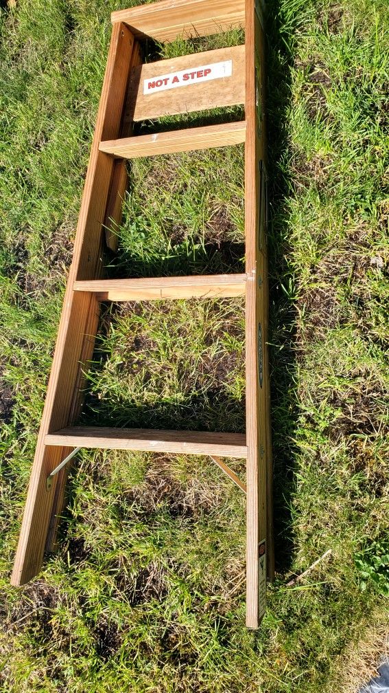 Wener 4ft Wooden Ladder