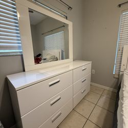 Glossy White Dresser with Mirror + Matching Nightstand for Sale in Miami, FL - OfferUp Glossy White Dresser with Mirror + Matching Nightstand for Sale in Miami, FL - OfferUp