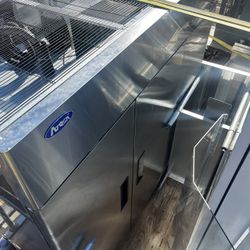 Atosa 3 Door Solid Reach-In Refrigerator Commercial 208-230v stainless steel