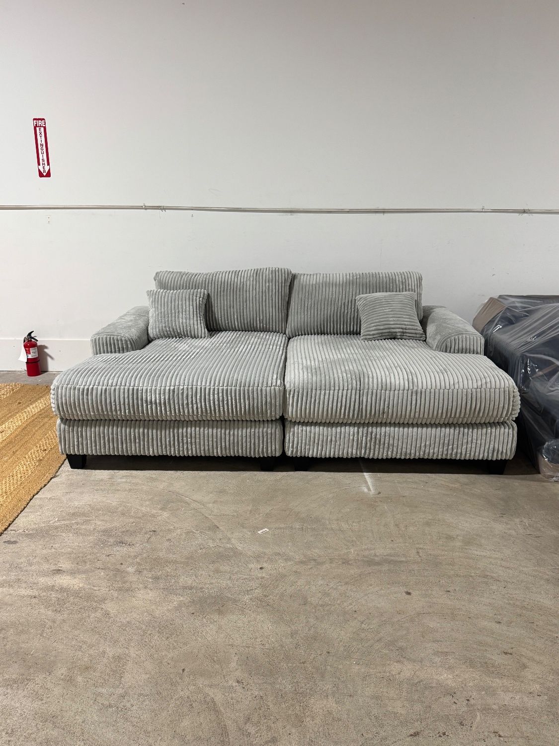 Massive Double Chaise 🚛 Same Day Delivery