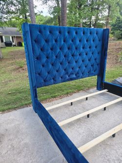 King Tufted plush Bed