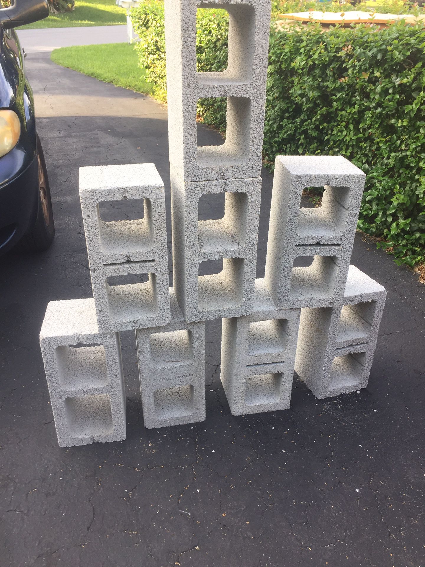 8 clean cinder blocks all for $5