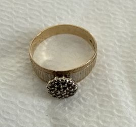 10K Gold Diamond Engagement Ring