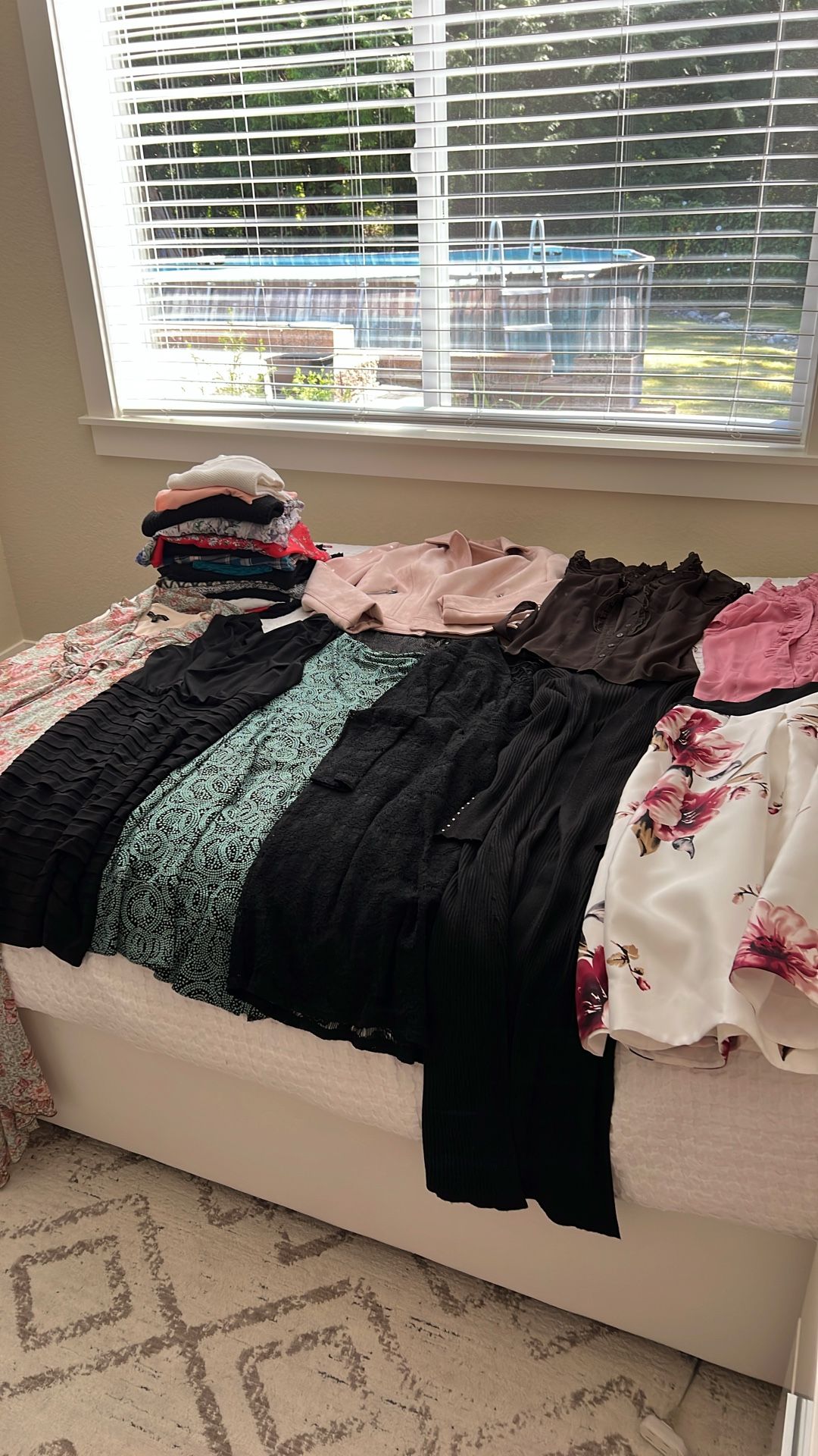 Women’s Clothing size S 27 pieces