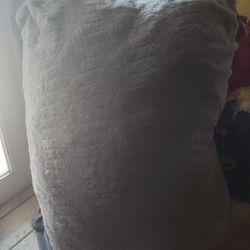 Large pillow with washable cover (READ DESCRIPTION)