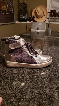 Michael Kors shoe size 4