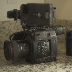 Canon C200  with accessories 
