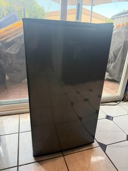 Midea Mini Fridge Compact Refrigerator