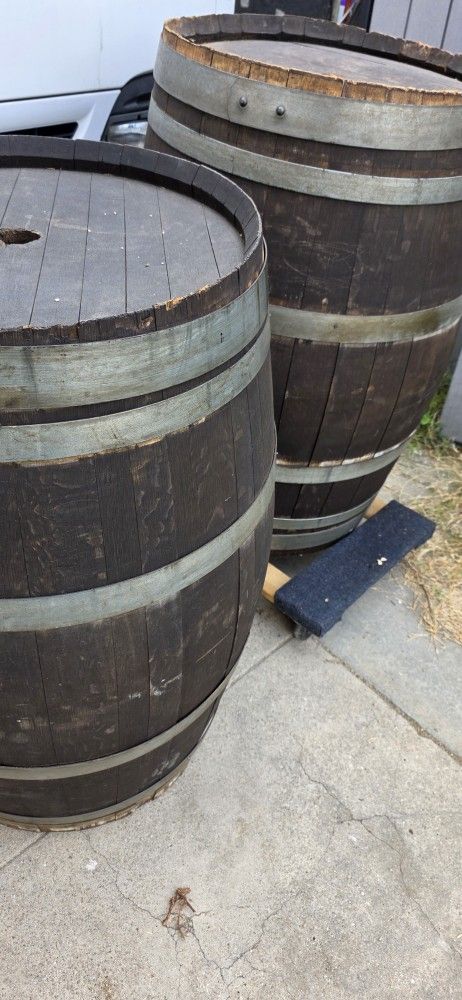 Wine barrel