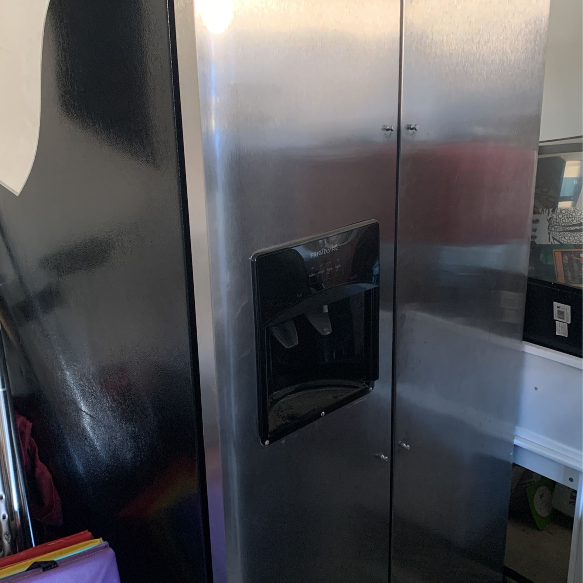 Frigidaire Fridge 