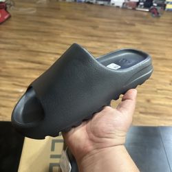 YEEZY SLIDE ONXY 